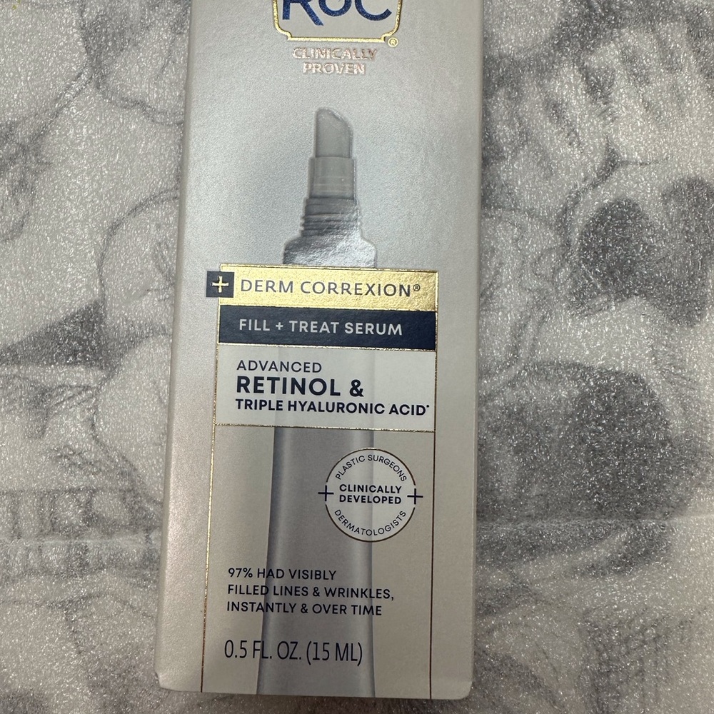 RoC Retinol & Hyaluronic Acid Serum - Silver